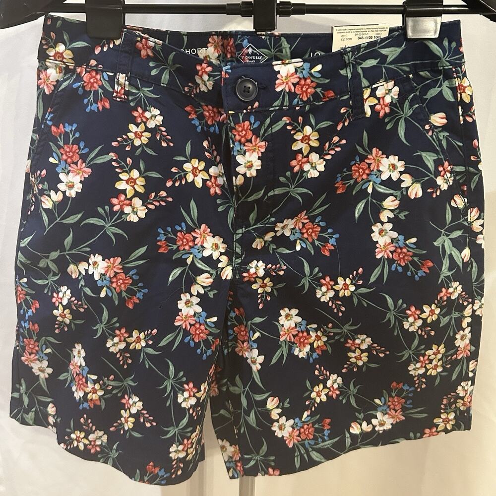 NWT St. John's Bay Navy Floral 7" Shorts size 10